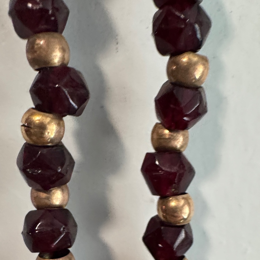 Vintage Beaded Necklace in Deep Red and Gold Toned Beads - Picture 7 of 8